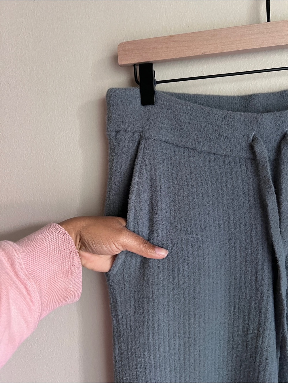 Alo Women’s Snuggle Up Sweater High Waist Wide Leg Pant Steel Grey Size L - Picture 4 of 15